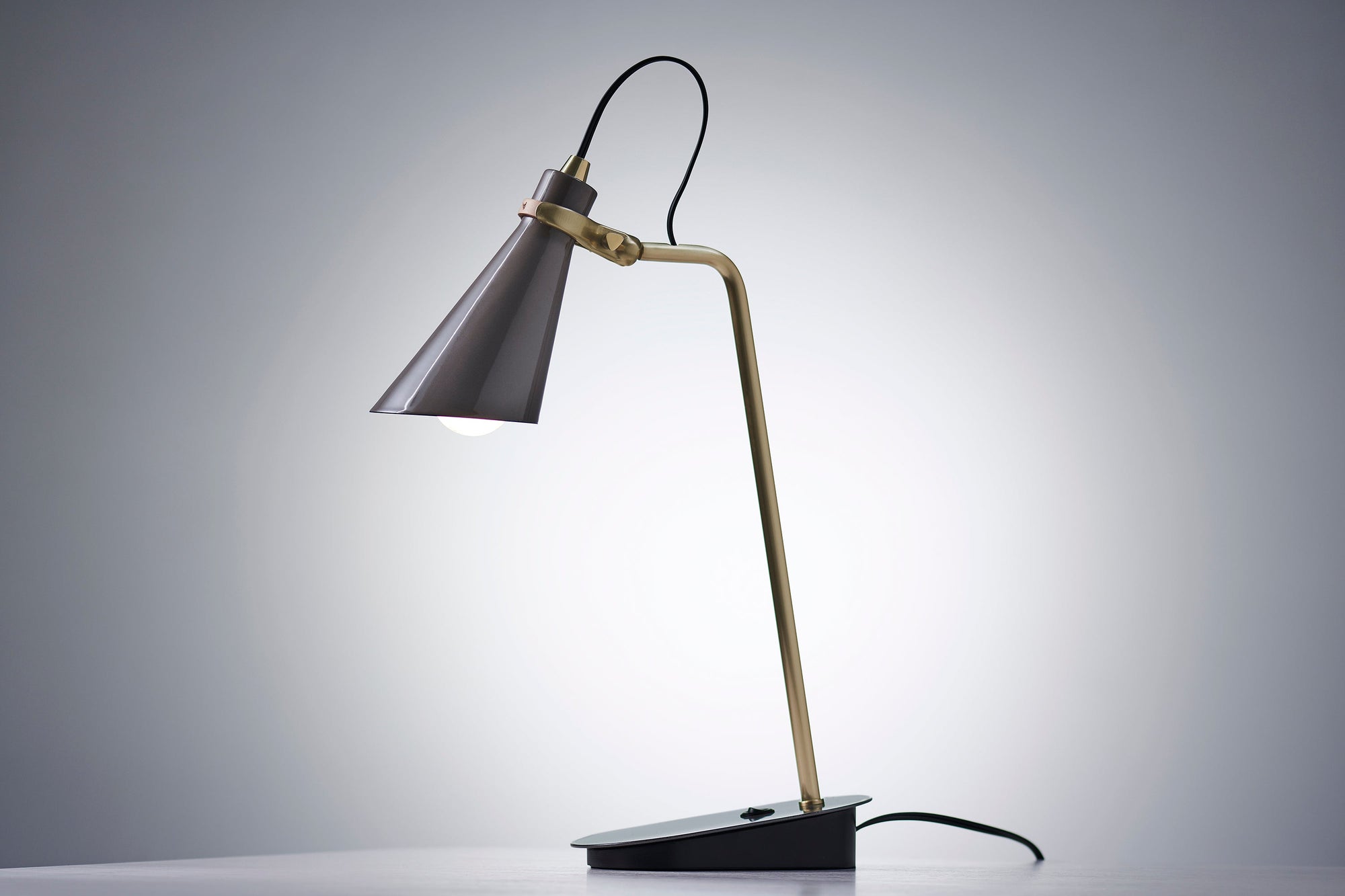 Norm_table_warmgrey_1_2000x.